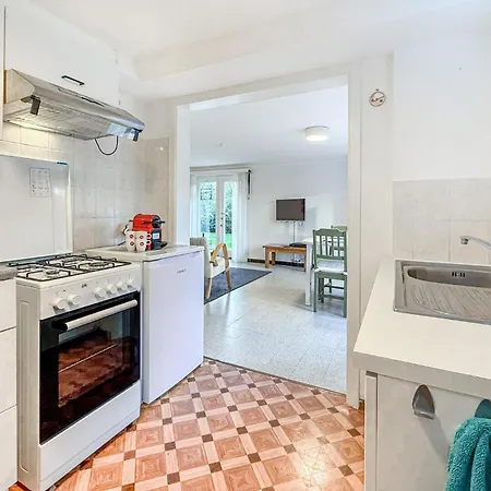 1 Bedroom In *